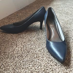 Life Stride Navy high heels size 10